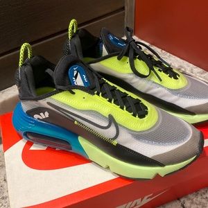 Nike air max  2090 size 7.5 white , aqua, grey , black